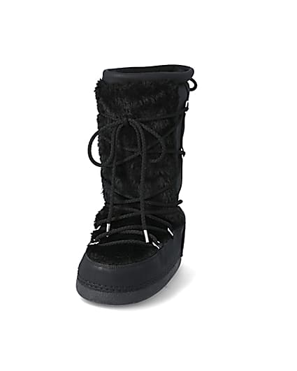 360 degree animation of product Black faux fur trim snow boots frame-22