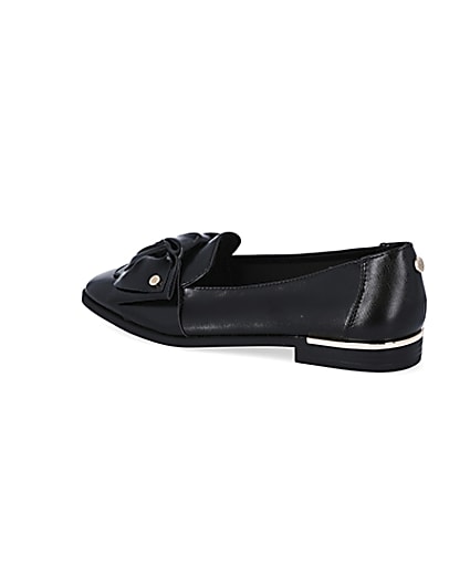 360 degree animation of product Black faux leather bow loafers frame-5