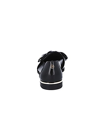 360 degree animation of product Black faux leather bow loafers frame-9