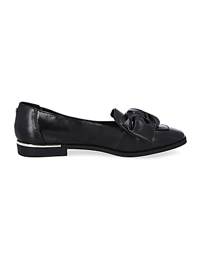 360 degree animation of product Black faux leather bow loafers frame-15