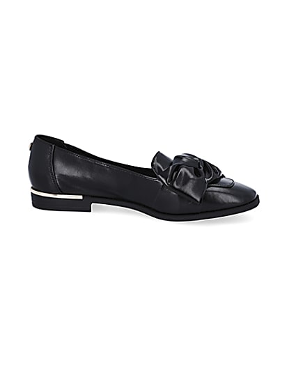 360 degree animation of product Black faux leather bow loafers frame-16