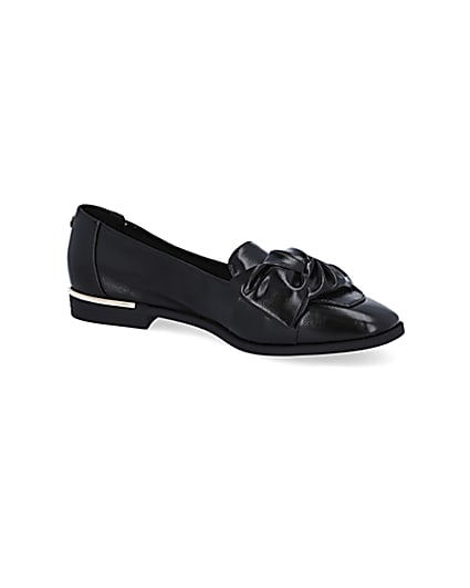 360 degree animation of product Black faux leather bow loafers frame-17