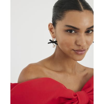Black Faux Leather Bow Pearl Dangle Earrings