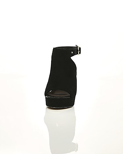 360 degree animation of product Black faux suede wedges frame-3