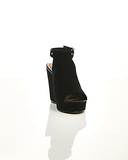 360 degree animation of product Black faux suede wedges frame-5