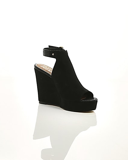 360 degree animation of product Black faux suede wedges frame-7