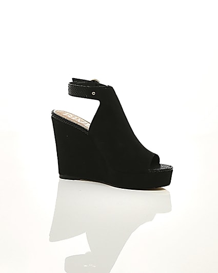 360 degree animation of product Black faux suede wedges frame-8