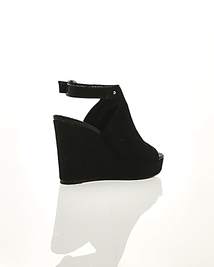 360 degree animation of product Black faux suede wedges frame-12