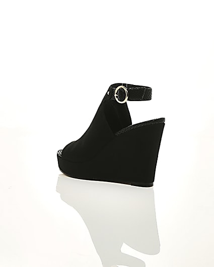 360 degree animation of product Black faux suede wedges frame-19