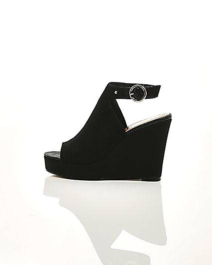 360 degree animation of product Black faux suede wedges frame-21