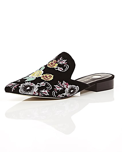 360 degree animation of product Black floral embroidered backless loafers frame-0