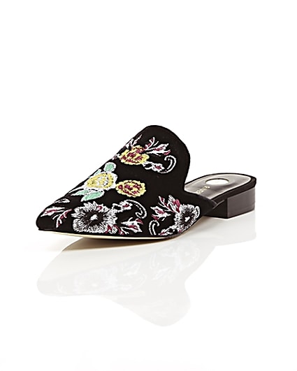 360 degree animation of product Black floral embroidered backless loafers frame-1