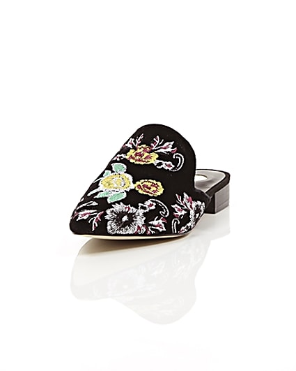 360 degree animation of product Black floral embroidered backless loafers frame-2