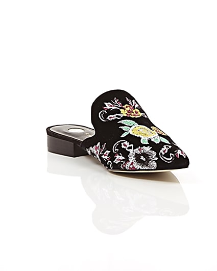 360 degree animation of product Black floral embroidered backless loafers frame-6