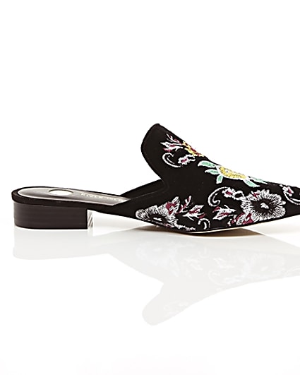 360 degree animation of product Black floral embroidered backless loafers frame-9