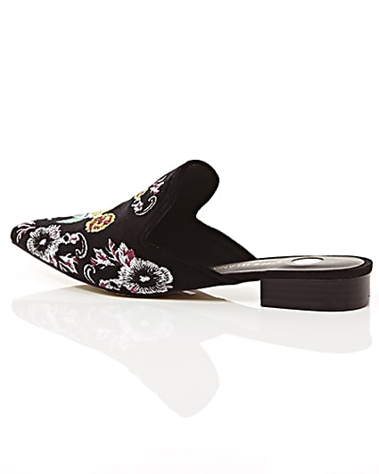 360 degree animation of product Black floral embroidered backless loafers frame-20
