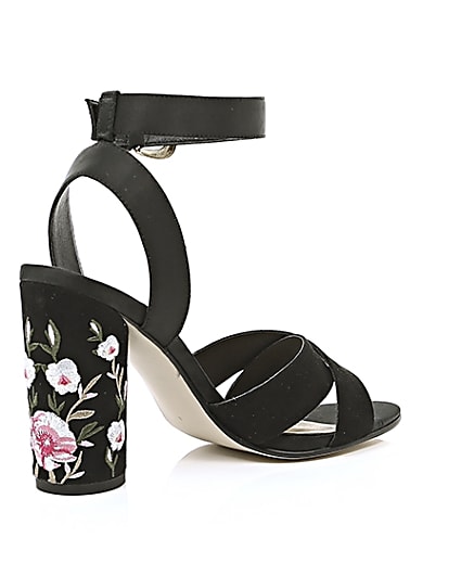 360 degree animation of product Black floral embroidered block heel sandals frame-12