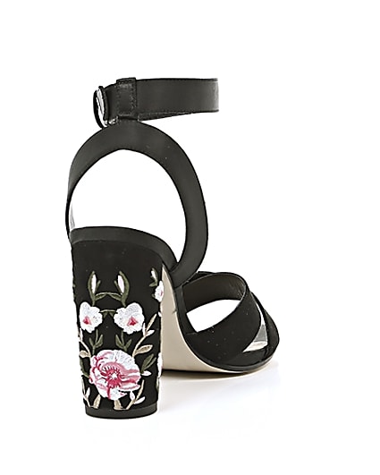 360 degree animation of product Black floral embroidered block heel sandals frame-14