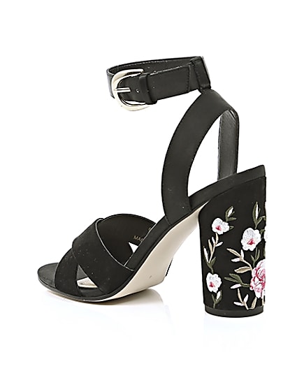 360 degree animation of product Black floral embroidered block heel sandals frame-19