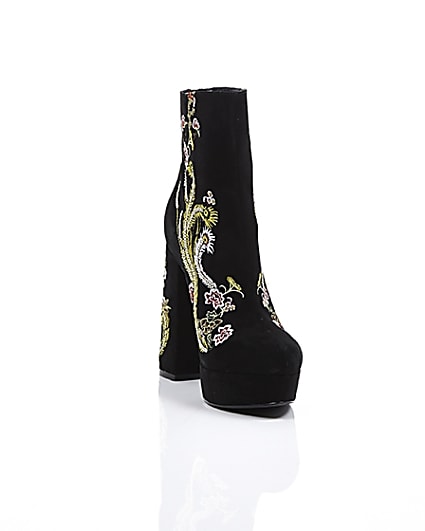 360 degree animation of product Black floral embroidered platform boots frame-5