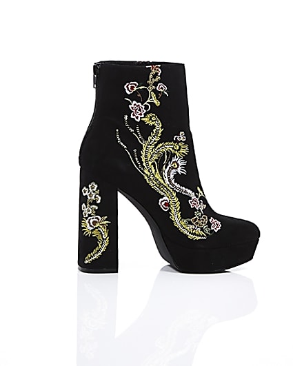 360 degree animation of product Black floral embroidered platform boots frame-10