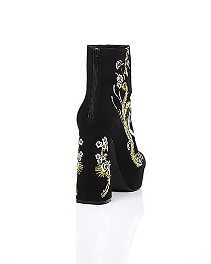 360 degree animation of product Black floral embroidered platform boots frame-14