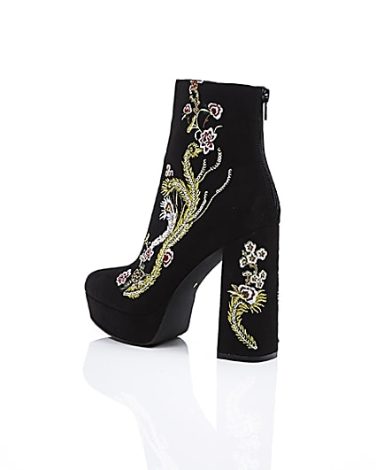 360 degree animation of product Black floral embroidered platform boots frame-19