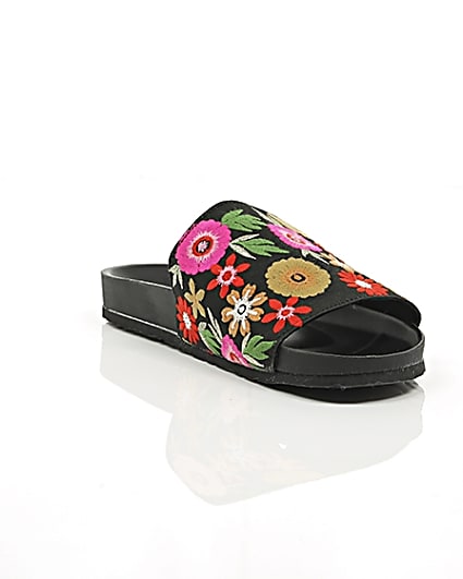 360 degree animation of product Black floral embroidered sliders frame-6