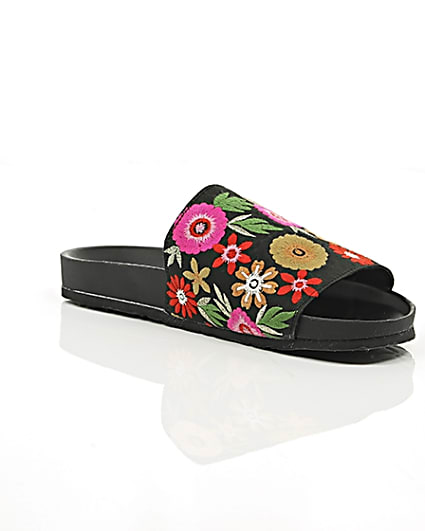 360 degree animation of product Black floral embroidered sliders frame-7