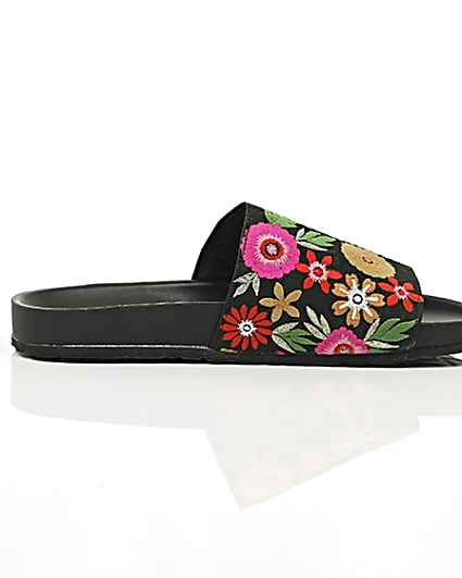 360 degree animation of product Black floral embroidered sliders frame-10