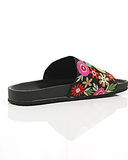 360 degree animation of product Black floral embroidered sliders frame-12