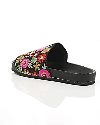 360 degree animation of product Black floral embroidered sliders frame-19