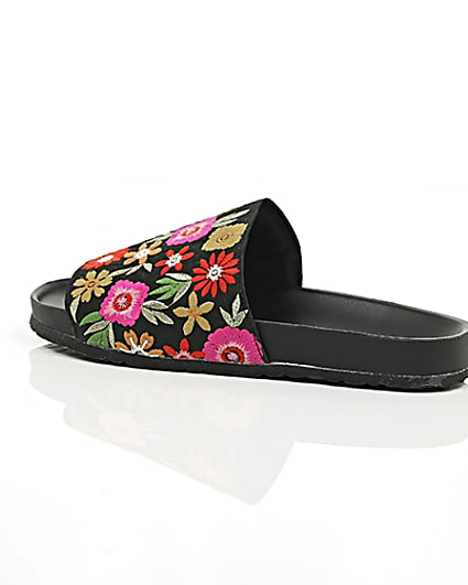 360 degree animation of product Black floral embroidered sliders frame-20