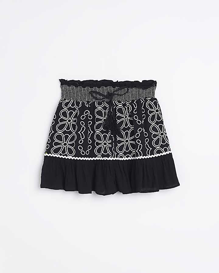 Black floral shirred shorts