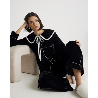 Black Frill Collar Velvet Pyjama Set