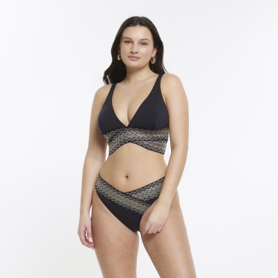 https://images.riverisland.com/is/image/RiverIsland/black-fuller-bust-plunge-bikini-top_758776_rollover