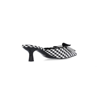 360 degree animation of product Black gingham heeled shoes frame-12