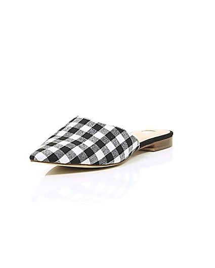 360 degree animation of product Black gingham print pointed mules frame-1