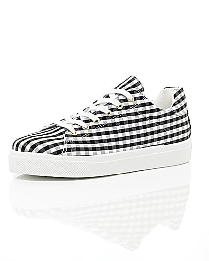 360 degree animation of product Black gingham print trainers frame-0