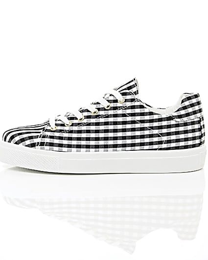360 degree animation of product Black gingham print trainers frame-22