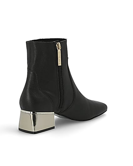 360 degree animation of product Black gold tone block heel wide fit boots frame-12