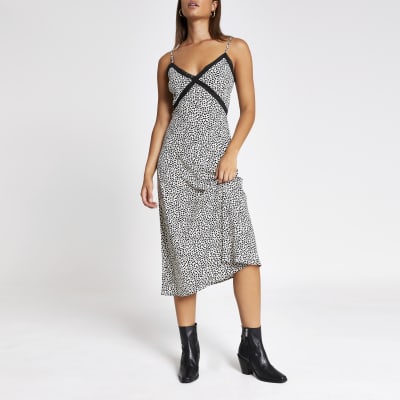 river island maxi dress in black lace