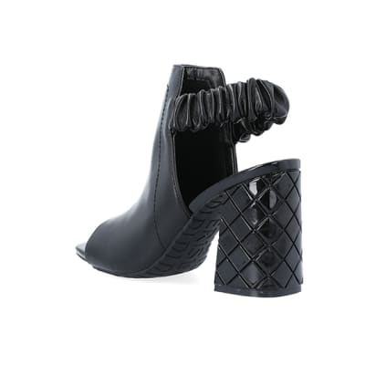 360 degree animation of product Black heeled ankle boots frame-6