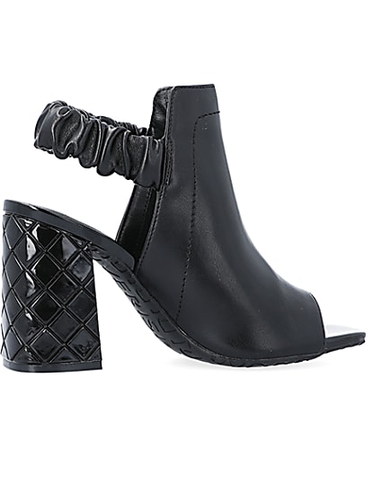 360 degree animation of product Black heeled ankle boots frame-14