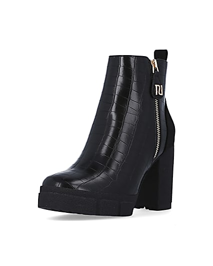 360 degree animation of product Black heeled ankle boots frame-0