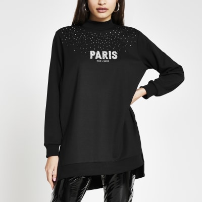 black high neck sweatshirt