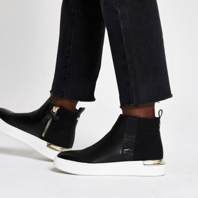 Black high top RI trainers