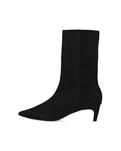 360 degree animation of product Black kitten heeled ankle boots frame-4