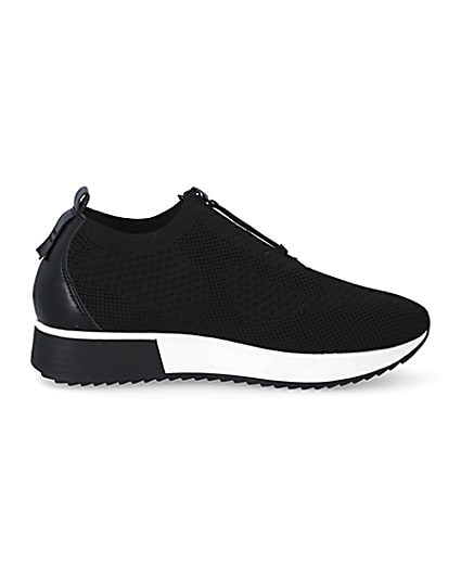 360 degree animation of product Black knit half zip cleated runner trainers frame-15
