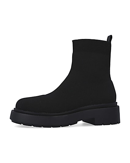 360 degree animation of product Black knitted chunky ankle boots frame-2